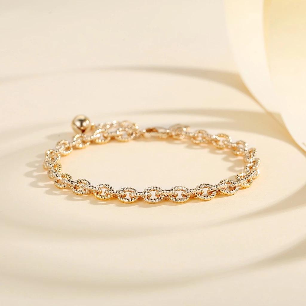 Stylish Cuban Chain Gold-Plated Bracelet - European & American Fashion