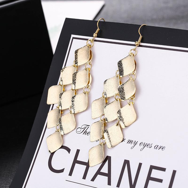 European and American Earrings, Fashionable Styles, Fashionable Metallic Exaggerated Tassels, Elegant Long Trendy Element Earrings and Pendants