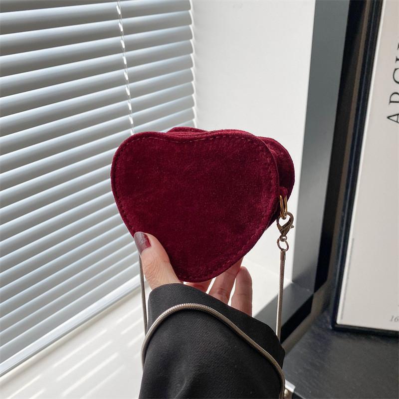 Fashionable Heart Shape Pu Handbag For Women With Unique Colors For Everyday Use