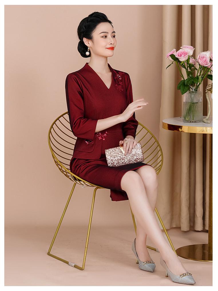 2025 Autumn Elegant Slimming Two-Piece Style Dress for Middle-Aged and Elderly Women