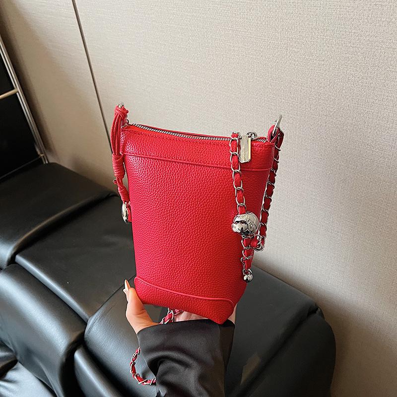Casual summer fashion niche bucket small bag women's 2025 new chain shoulder messenger bag mobile phone bag