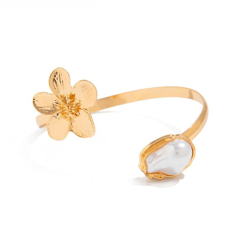 Metal Flower Starfish Arm Bracelet for Women 2026 Spring and Summer New European and American Fashion Influencer Travel Photo Shoot Matching Arm Band