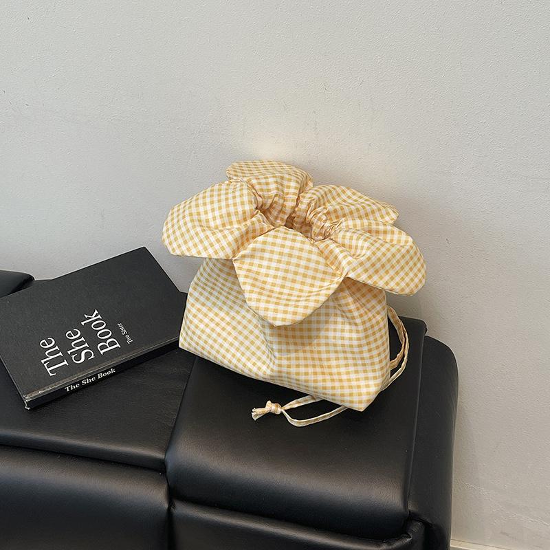 2025 New Niche Bag Premium Shoulder Messenger Bag Portable High Value Exquisite New Original Flower Bag