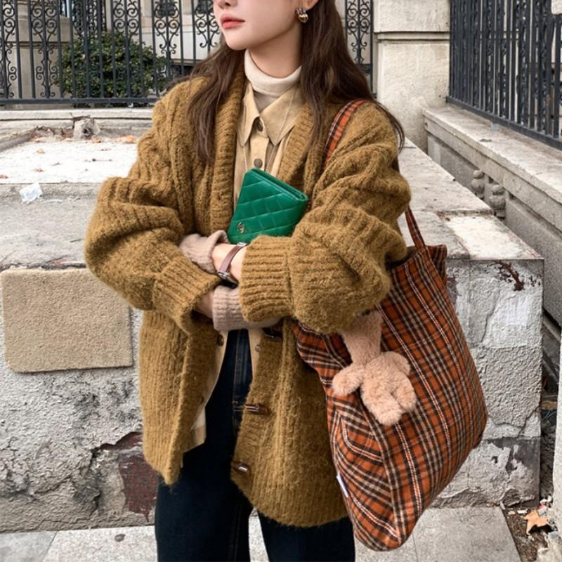 

Осенне-зимний свободный однотонный кардиган с пуговицами из бычьего рога, универсальный мягкий липкий теплый свитер, куртка для женщин One size жёлтый