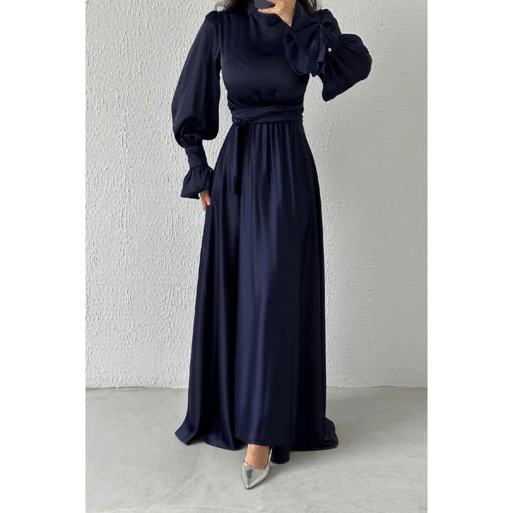 Saténový hidžáb večerní šaty s jemným rukávem v červené barvě