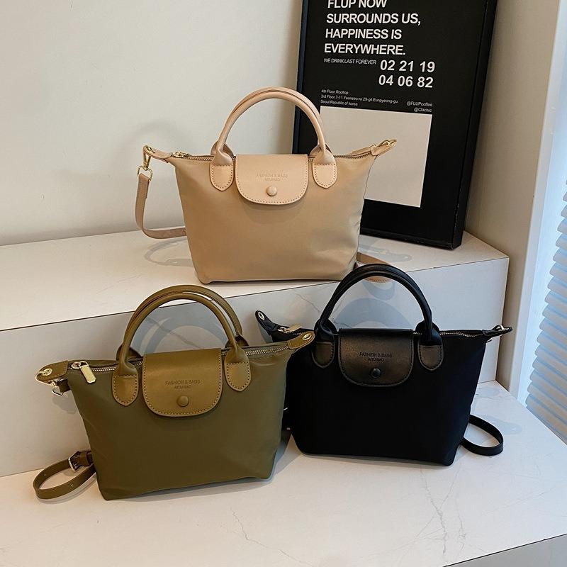 Niche Handbag Women's New Fashion Versatile Commuter Texture Dumpling Bag Shoulder Messenger Bag