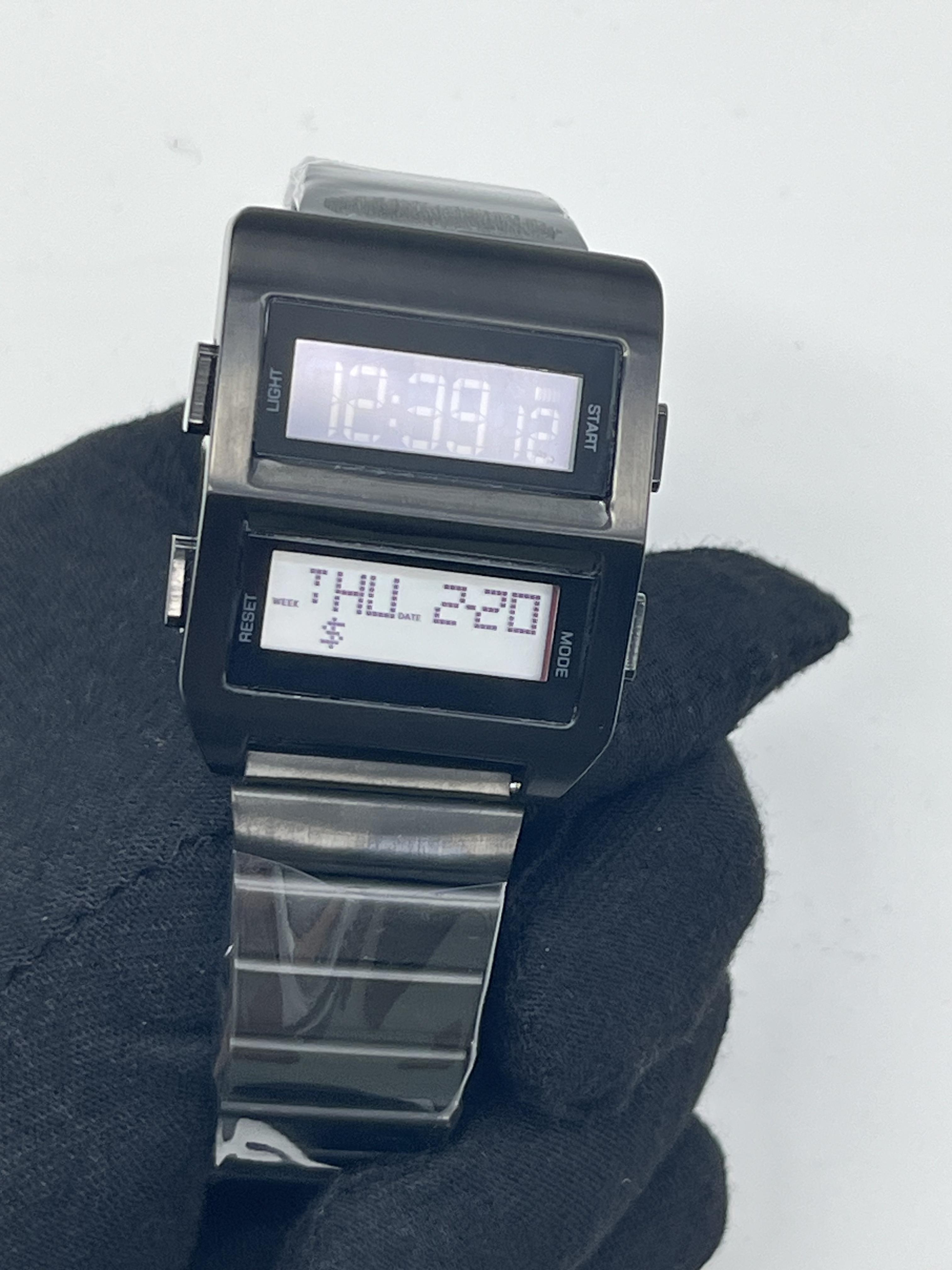 618 Shopping Electronics Watch Couple Vintage