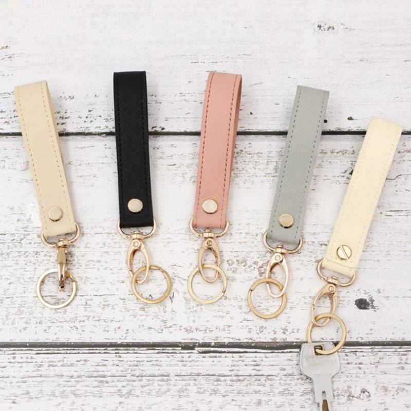 Premium Leather Keychain Sleek Design Sturdy Metal Hook Key Rings for Everyday Carry Secure Key Holder