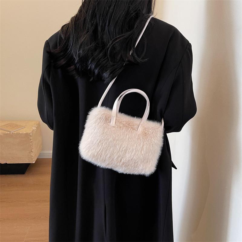 Fluffy Women s Autumn Winter New Fashion Casual Unique Design Shoulder Crossbody Bag белый