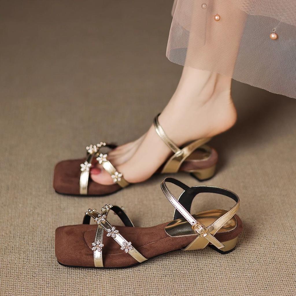 2025 new small sandals for women's summer outer wear, feeling of stepping on shit, low heels, sweat-absorbing soft soles, not tired feet, thin str