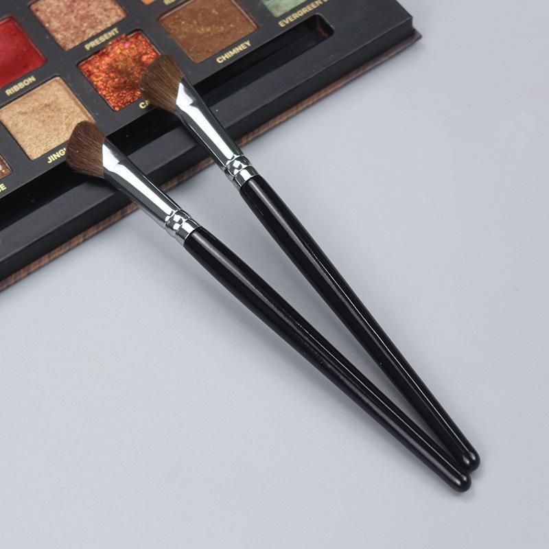 Slanted Nose Contour & Eyeshadow Brush, Horsehair Blend