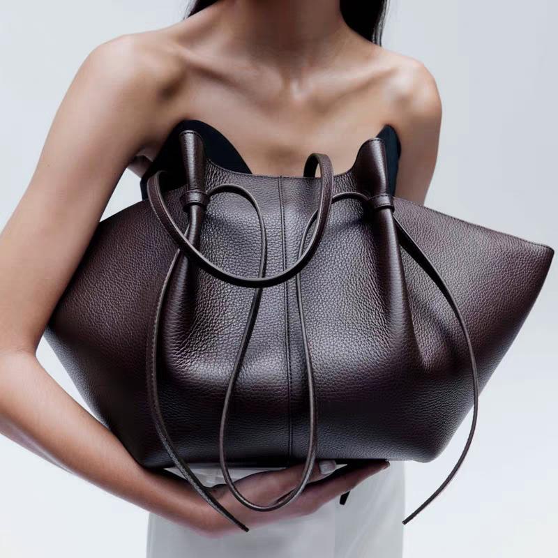 New Trendy Versatile Tote Bag Handheld Commuter Bag Large Capacity Women's Bag Underarm Bag