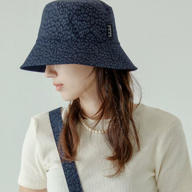 SOMETHINGGOOD STG Reversible Bucket Hat_Leopard