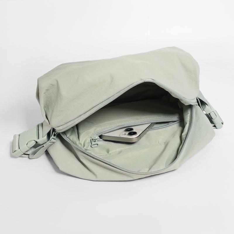 Large Capacity Crossbody Shoulder Bag Women's Sports Outdoor Waterproof Chest Bag