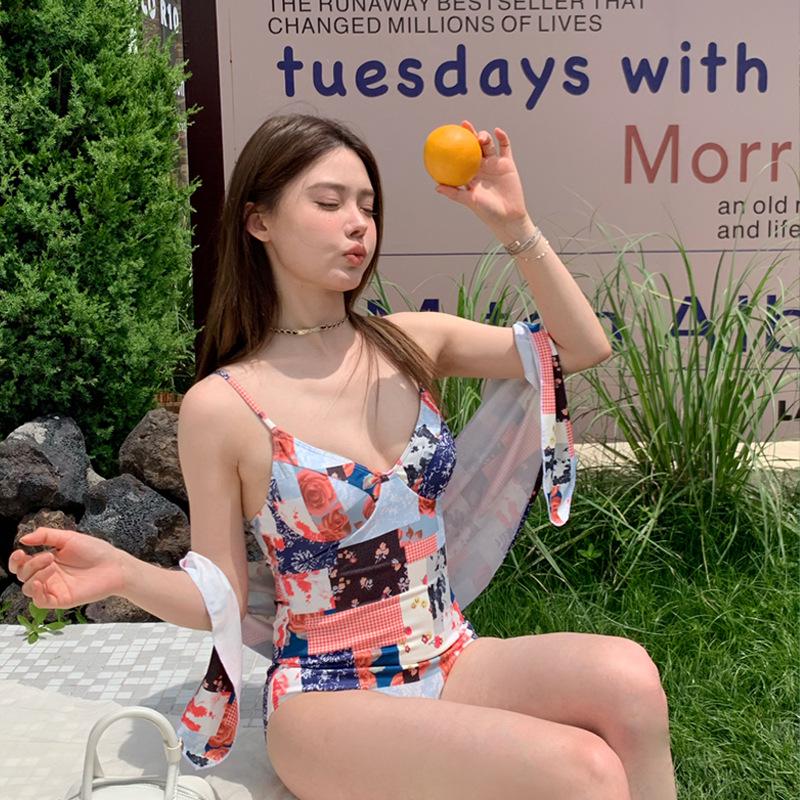 

Korean-Style Backless Swimsuit Set: Sexy, Tummy-Control, High-End Design Medium