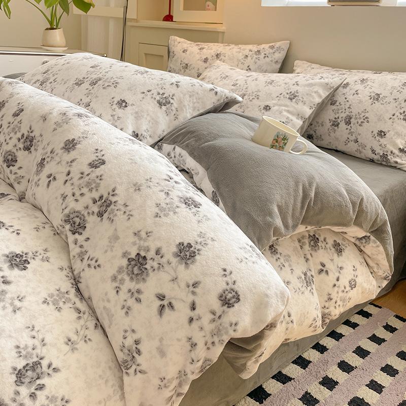 Thickened Milk Fleece Bed Four-Piece Set Warm Coral Fleece Bed Sheet Quilt Cover Three-Piece Bedding