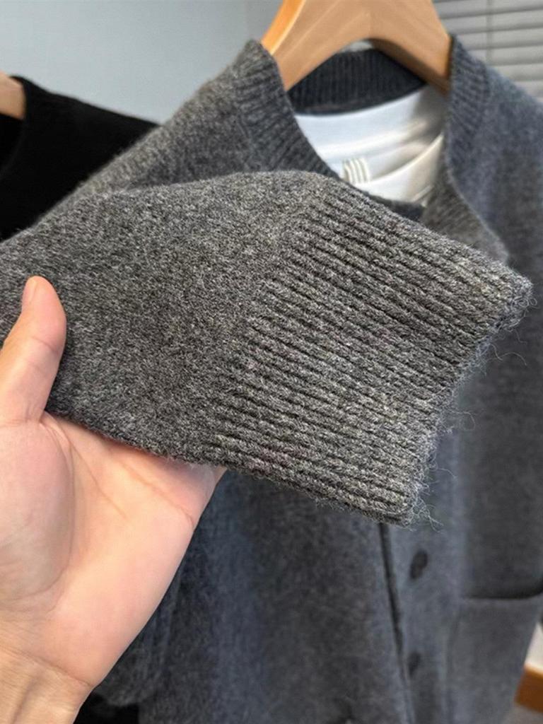 Men's Classic Versatile Round Neck Knit Cardigan: High-End Double-Breasted Casual Sweater
