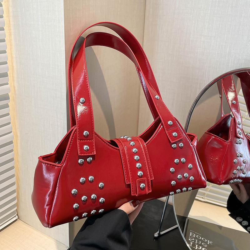 A Unique Street Underarm Bag with A Spicy Girl Style Versatile and Cool Rivet Single-shoulder Bag