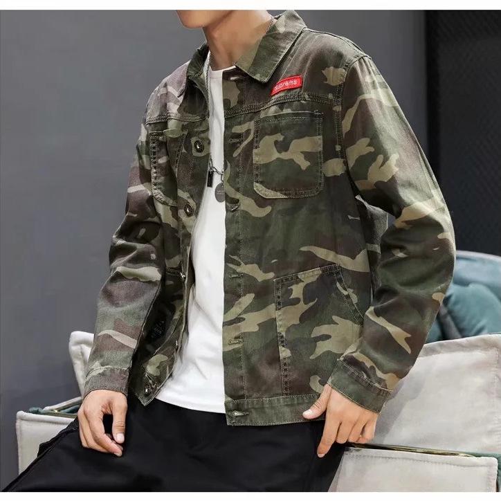 Trendy kamuflasje bomberjakke for menn: Lett, Funksjonell, Denim, Vår/Høst Stil