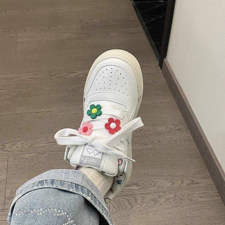 Popular Hong Kong style casual little white shoes 2025 autumn new shoes women's fashion ins trendy retro sports board shoes women