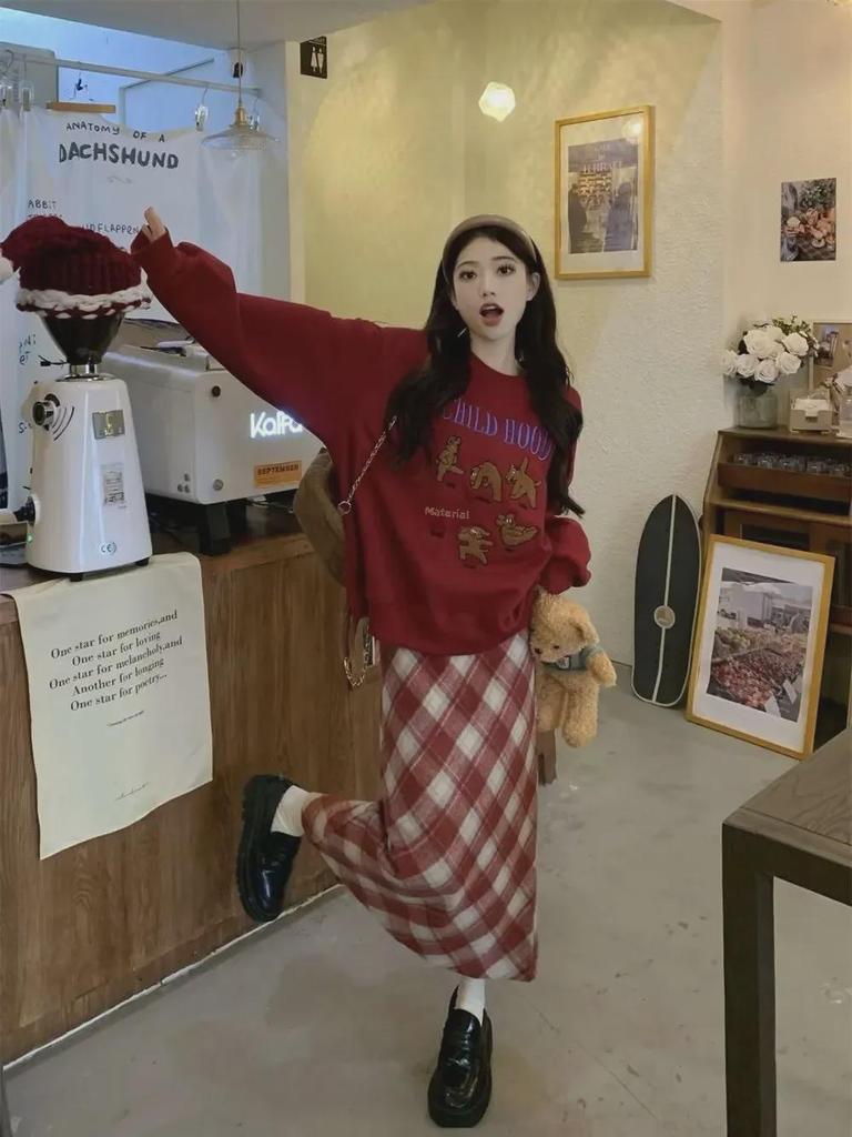 Red High-Waist Plaid Wool Skirt for Slim Pear-Shaped Figures - Korean Style, A-Line, Perfect for Spring and Autumn