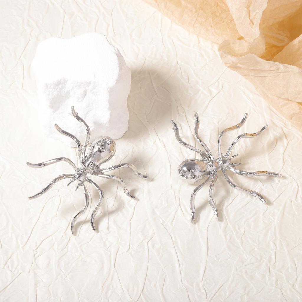 European and American niche street handsome personality alternative design sense exaggerated alloy spider versatile earrings