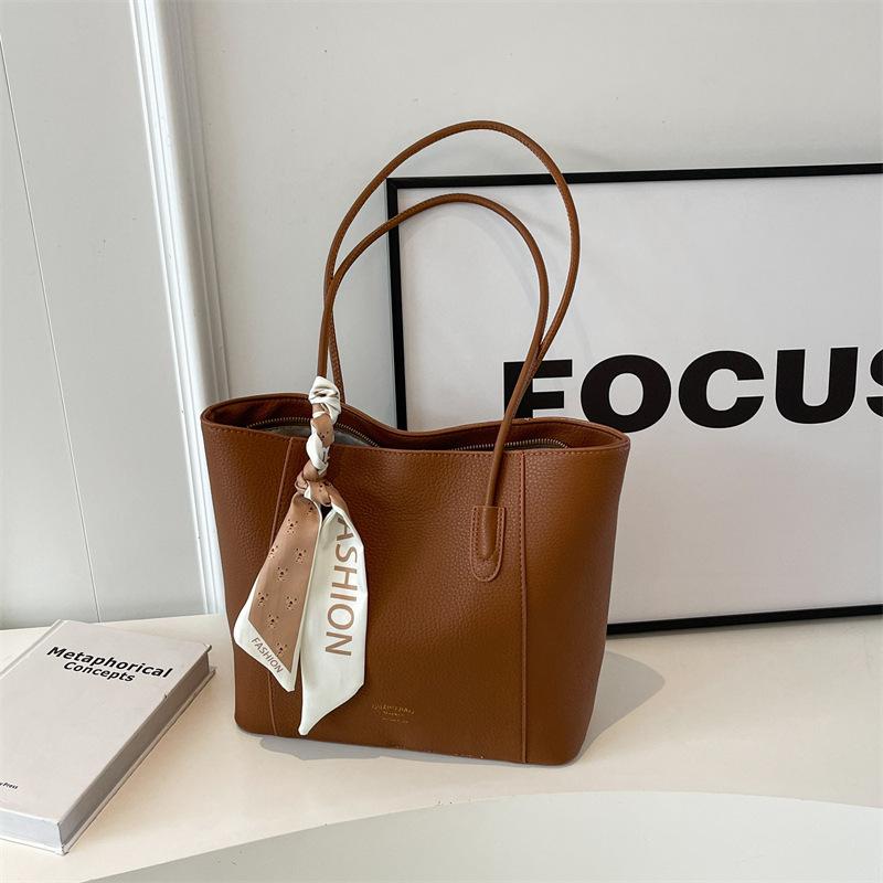 

Сумка-тоут с узором личи, новая большая сумка для поездок на работу в стиле ретро, простая и универсальная, с фактурой, одно плечо, косая женская сумка коричневый