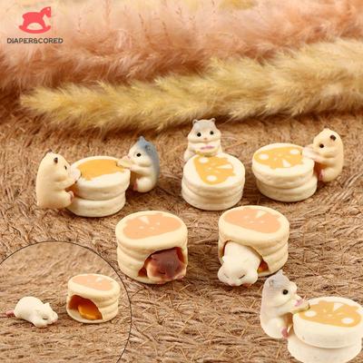 Bambole Carine Miniatura Criceto Mangiare Dolci Hamburger Set di Cibo Mini Cucina Decorazioni Accessori Giocattoli Casuali