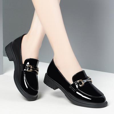 Printemps Automne Nouveau Talon Moyen Décontracté Bout Rond Cuir Souple Féminin Style Britannique Semelle Épaisse Chaussures pour Femmes Polyvalentes Confortables