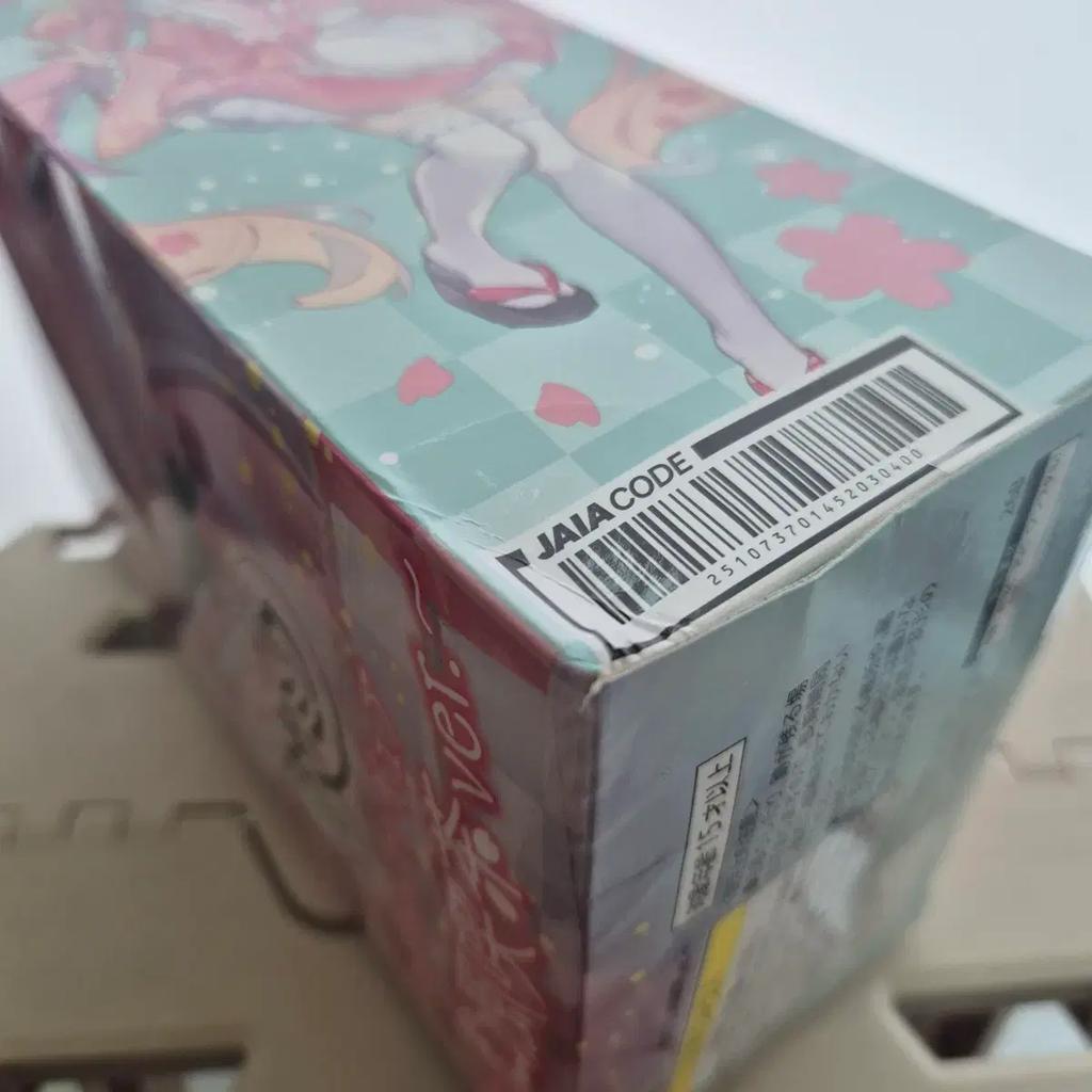 Sakura Miku figure sealed Max pressure