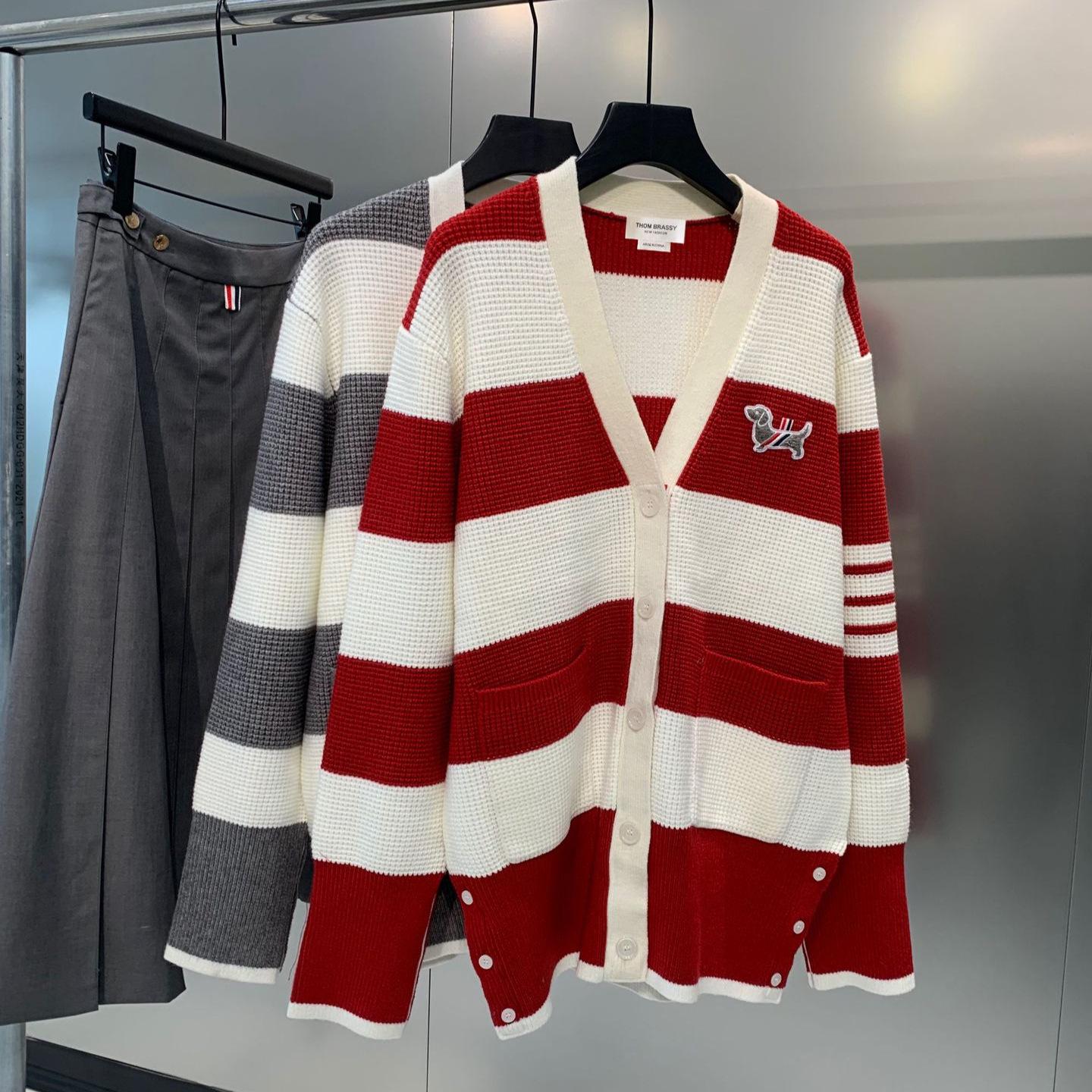 

THOM BRASSY 1886 Puppy Stripe Knit Cardigan with Four Stripes XL червоний