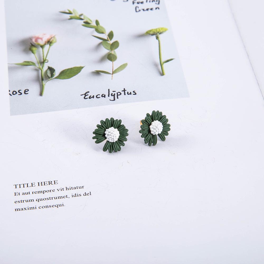 

Daisy Stud Earrings S925 Silver Needle, Elegant Paint Drip Design, Simple and Stylish Jewelry