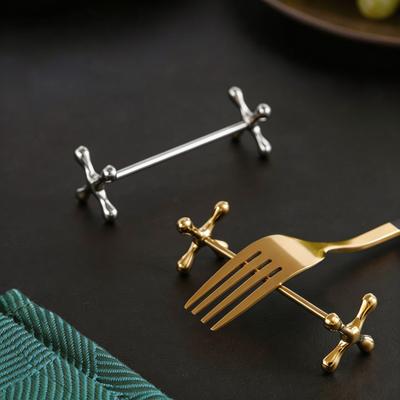 Metal Chopstick Rest Cutlery Rest Reusable Chopstick Stand Dining Utensil Rest Prevents Rolling for Spoons Forks Dining Table Home Party Wedding Use