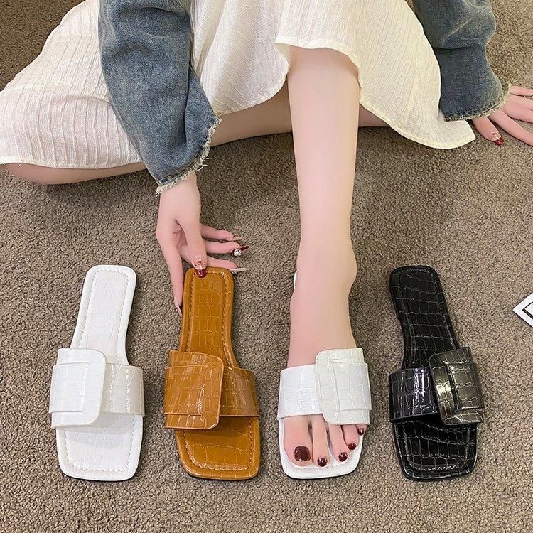 Summer new square head flat bottom one word casual beach cool slippers women
