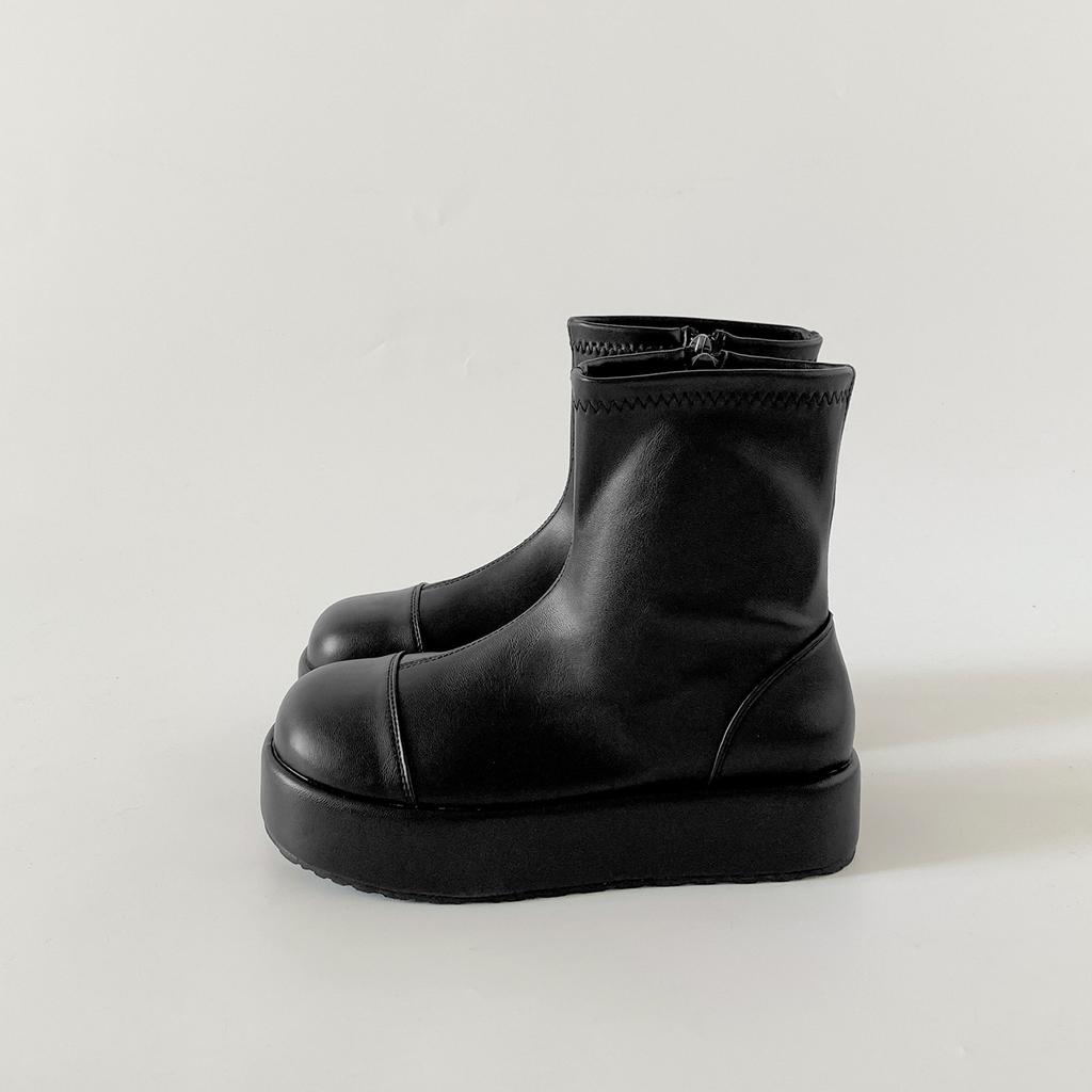 Retro white British thick-soled Martin boots women's 2025 new autumn skirt height-enhancing and thin short boots