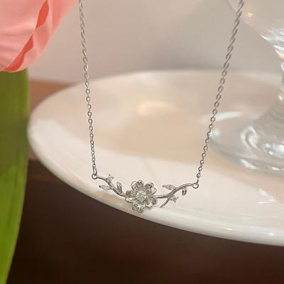 Fresh and Elegant Gardenia Necklace Flowers Leaves Clavicle Chains Small Fresh Summer