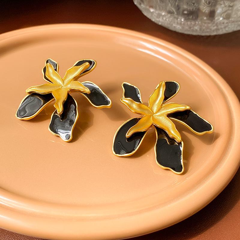 Boucles d'oreilles puces ovales en cristal argenté vieilli:  Luxe Léger et Mode Haut de Gamme