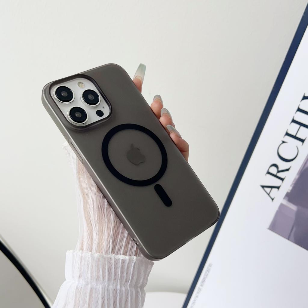 Magsafe Is Compatible with Apple 15 Phone Cases, Iphone14 Ultra-thin, Skin-feel Magnetic 13promax, and Does Not Turn Yellow 12