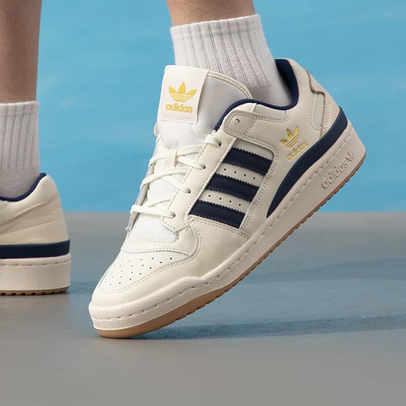 

Adidas Unisex JQ1538 Lifestyle Sneakers 44