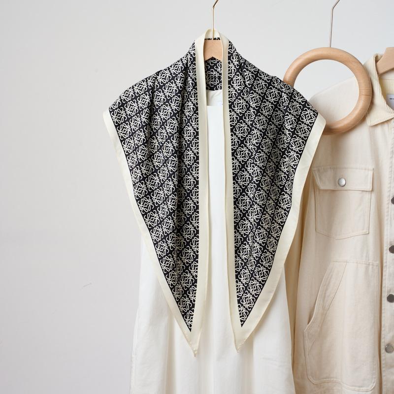 Summer Atmosphere Wearing Headscarf Twill Silk Simulation Silk Cool Diagonal Scarf Cashew Print Women's Triangle Silk Scarf