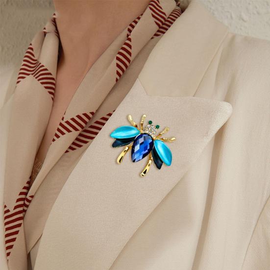 Lady Brooch Bee Shape Rhinestone Decor Anti-slip Shoulder Bag Suit Coat Collar Hat Scarf Clothes Pin Party Prom Bride