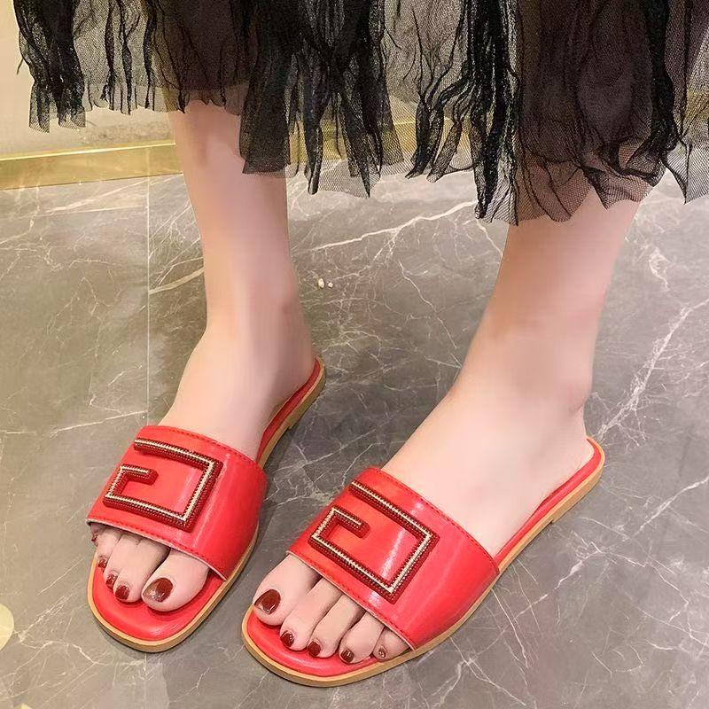 Platform Slippers Female 2025 Summer Wear Word with Fairy Style Fashion Versatile Internet Celebrity Flat Sandals Dopamine