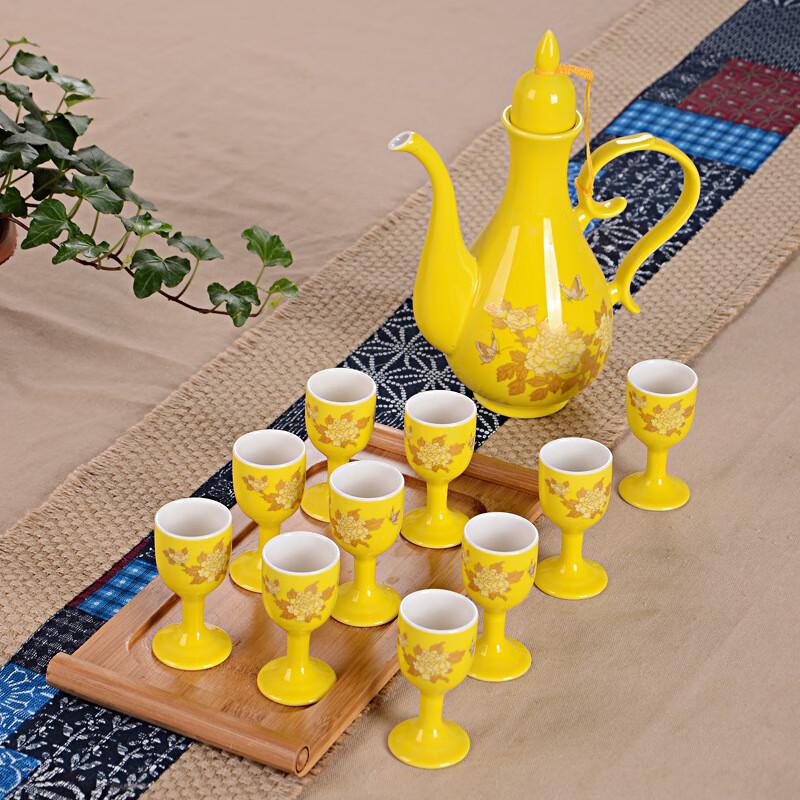 Элегантный набор: керамический декантер для ликера и чашки