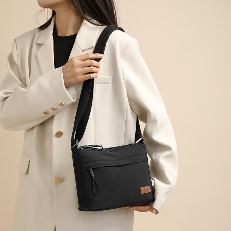 Lightweight multi-layer waterproof shoulder crossbody small square bag