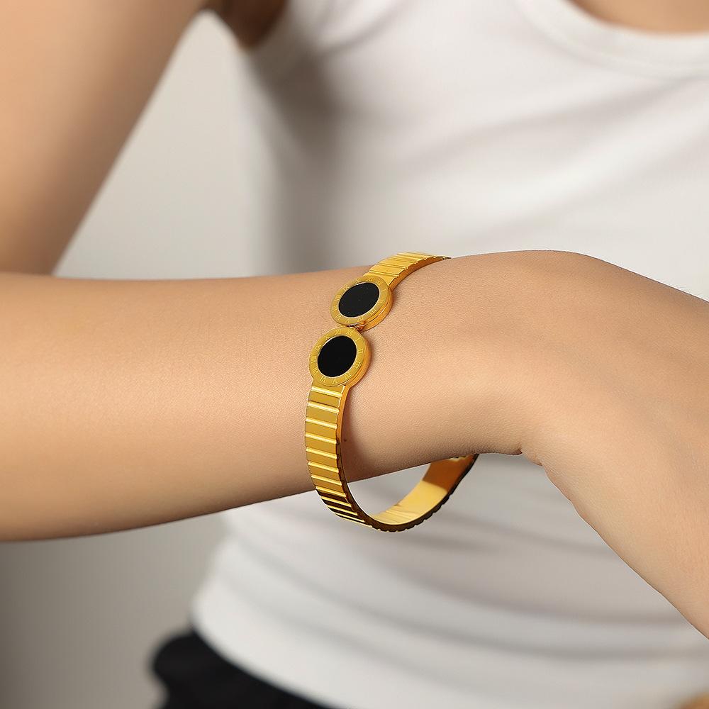 New Shell Inlaid Zircon Ladies' Bracelet Simple Elegant 316L Stainless Steel Plated Big Bracelet Jewelry