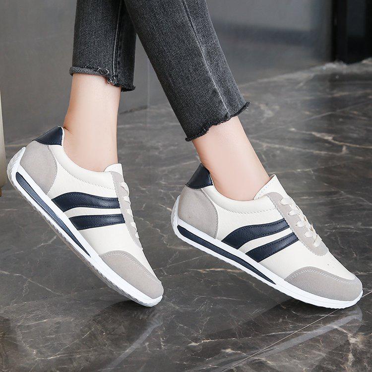 2025 Autumn Women's Lace-up Casual Sneakers: Soft Sole, Non-slip, Versatile Flat Running Shoes for Students