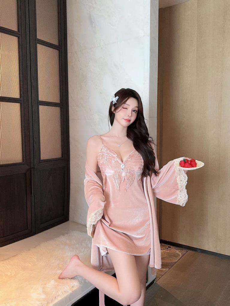 Sexy pajamas women's golden velvet with chest pad suspender nightgown nightgown ironing silver starry sky Korean velvet loungewear available