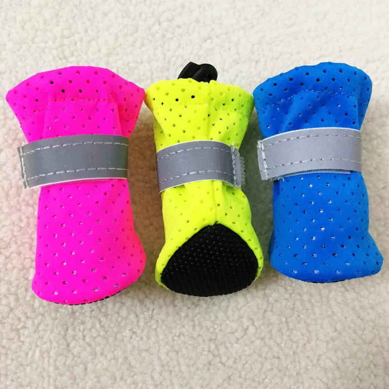 4 piezas Suministros de verano para mascotas Perro mascota Zapatos para perro Transpirables Resistentes al desgaste Antideslizantes Zapatos de suela blanda No les encanta que se caigan los zapatos