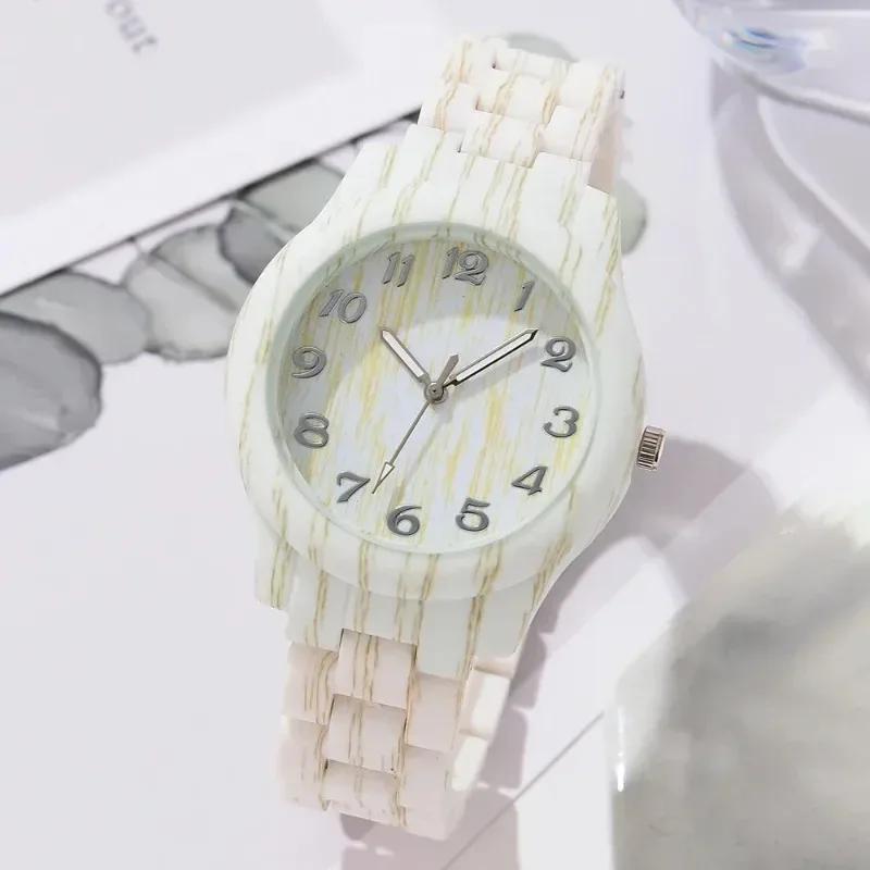Luxury Watches Women Wood Grain Simple Quartz Wristwatch Ladies Simplicity Retro Men Design Clock Relogio Mujer Masculino Reloj