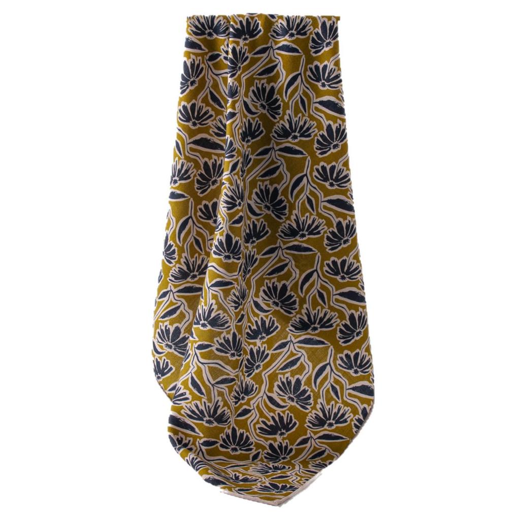 Luxury Hand-Rolled Double-Sided Wool Silk Scarf with Daisy Print, 70cm Square - Hangzhou Silk Gift Edition